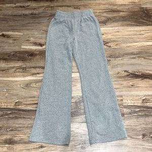 super cute grey flare sweatpants. never worn, brand new, amazing condition 😊